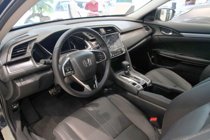 Honda Civic 1.5 Turbo 2017 giá mềm ưu đãi