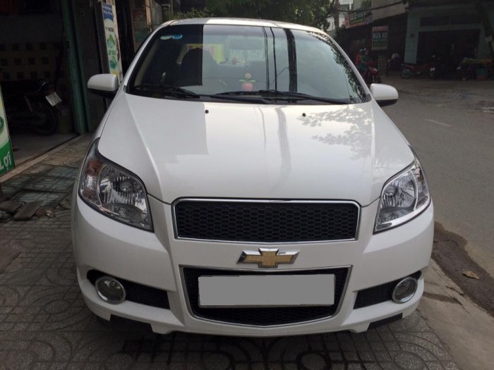 Bán xe Chevrolet Aveo đời 2014 số sàn màu trắng 295tr