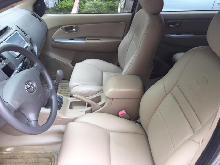 Bán xe Toyota Fortuner đời 2009 mt màu bạc 595tr