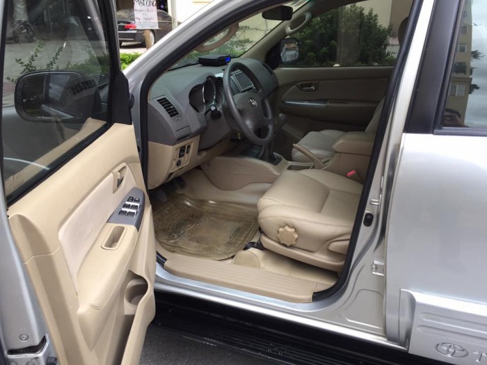 Bán xe Toyota Fortuner đời 2009 mt màu bạc 595tr