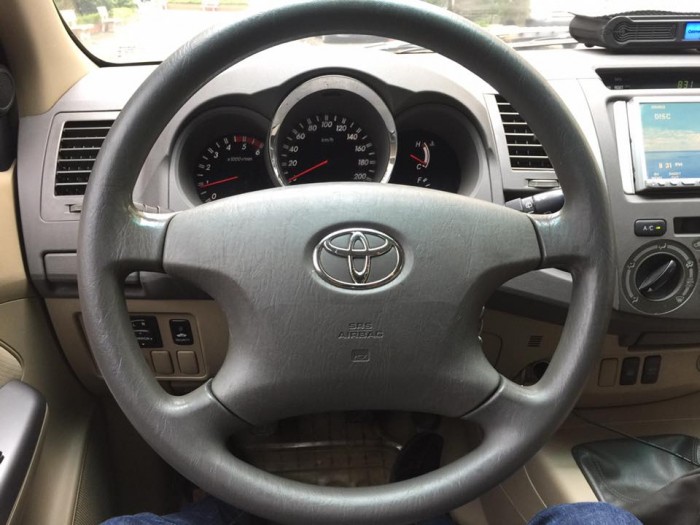 Bán xe Toyota Fortuner đời 2009 mt màu bạc 595tr