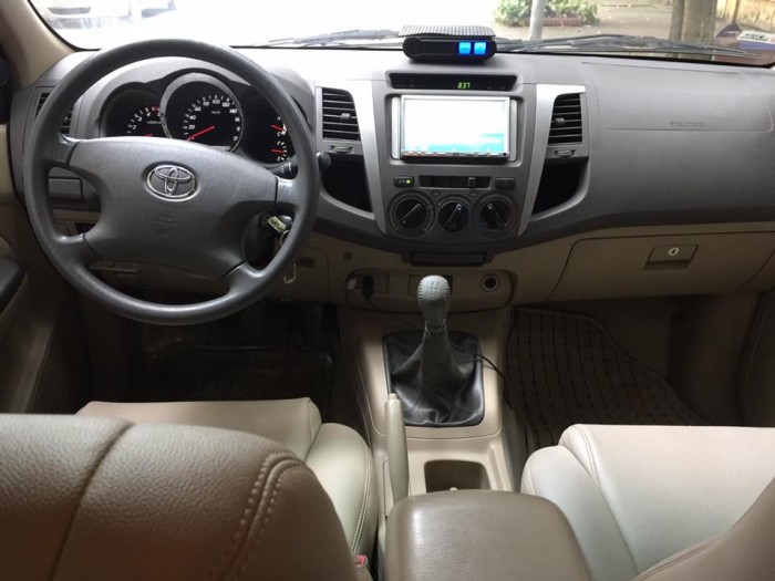 Bán xe Toyota Fortuner đời 2009 mt màu bạc 595tr