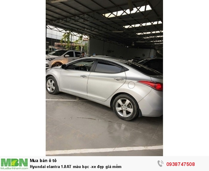 Hyundai Elantra 1.8AT màu bạc -xe đẹp giá mềm