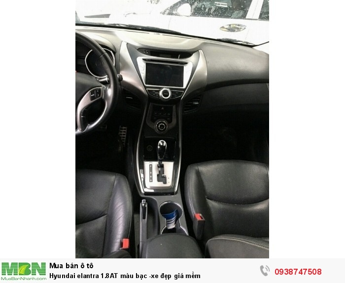 Hyundai Elantra 1.8AT màu bạc -xe đẹp giá mềm