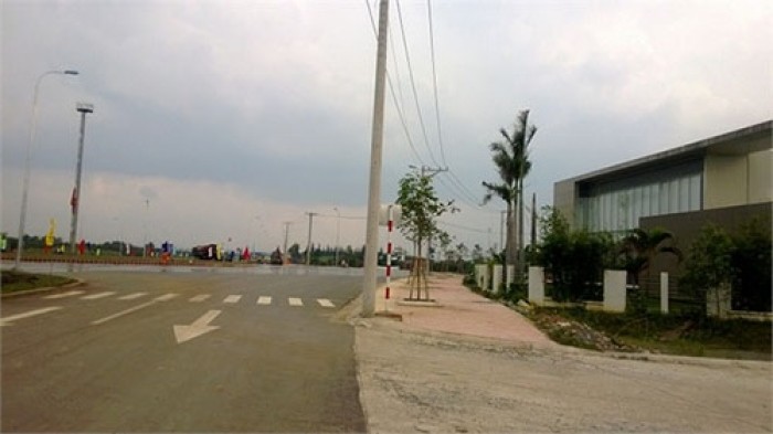 Cần bán lô đất mặt tiền đường Võ Chí Công, Cát Lái, quận 2, giá chỉ 839 triệu/119m2, sổ hồng