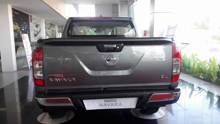 Nissan Navara El - phiên bản tự động 1 cầu chỉ còn 600.000.000