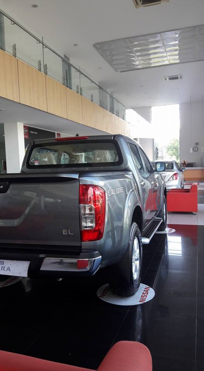 Nissan Navara El - phiên bản tự động 1 cầu chỉ còn 600.000.000