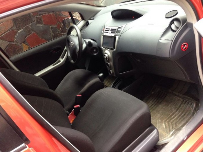 Bán xe Toyota Yaris 2010 màu đỏ tự động nhập Nhật