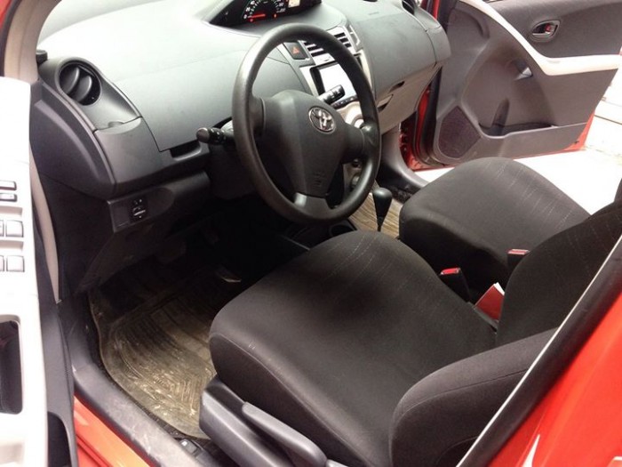 Bán xe Toyota Yaris 2010 màu đỏ tự động nhập Nhật