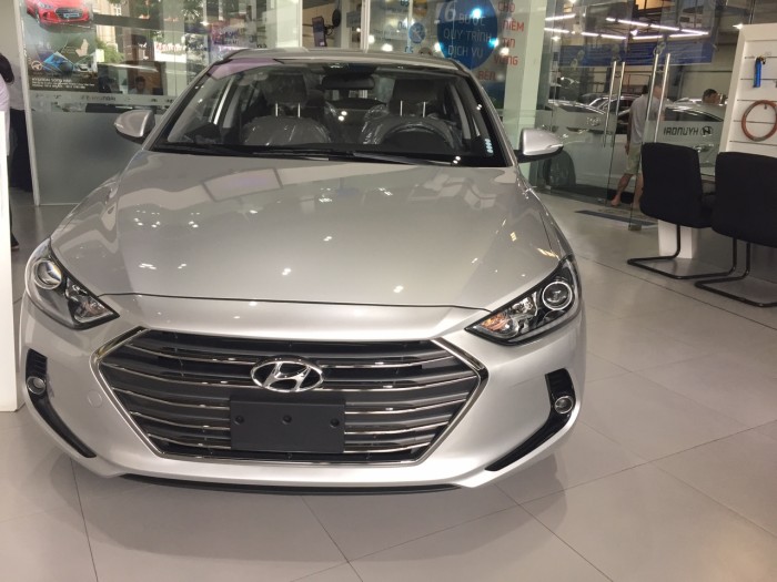 Hyundai Elantra đời 2017 xe nhập khẩu Lh Hữu Hân.