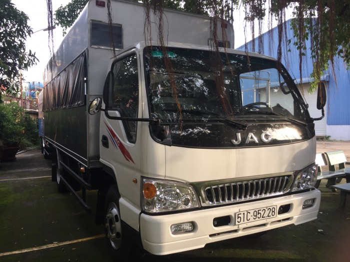 xe JAC 4.99 tấn, thùng 5.3m, giá rẻ, đời 2017