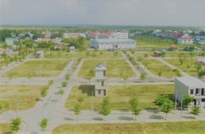 Cần bán đất MT đường Nguyễn Thị Định q2