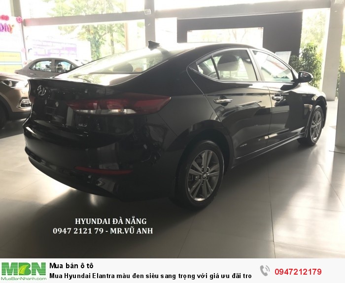 Mua Hyundai Elantra màu đen siêu sang trọng với giá ưu đãi trong tháng 11