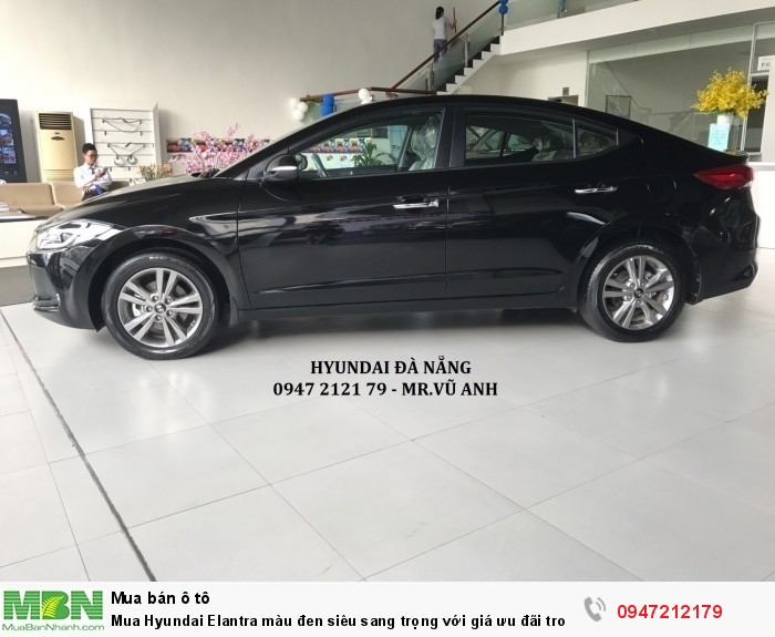 Mua Hyundai Elantra màu đen siêu sang trọng với giá ưu đãi trong tháng 11