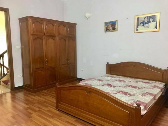HIẾM = 35m2 x 3 tầng Hoàng Đạo Thành, ngõ nông