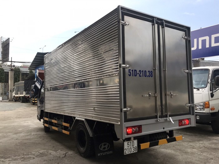 xe tải đô thành iz49 2.150 tấn thùng kín, có sẵn!!!