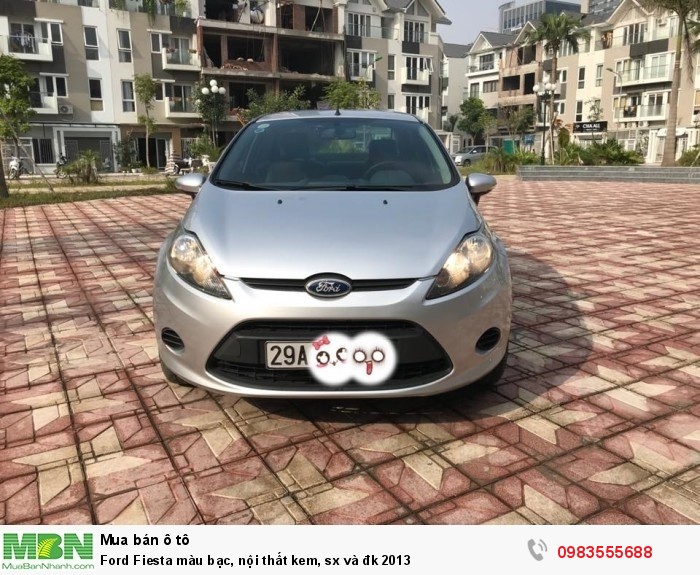 Ford Fiesta màu bạc, nội thất kem, sx và đk 2013