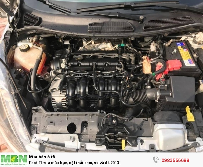 Ford Fiesta màu bạc, nội thất kem, sx và đk 2013