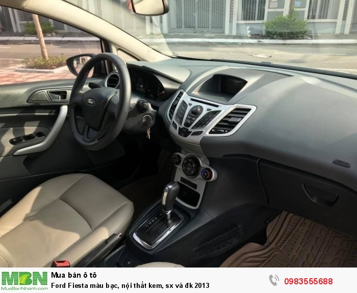 Ford Fiesta màu bạc, nội thất kem, sx và đk 2013