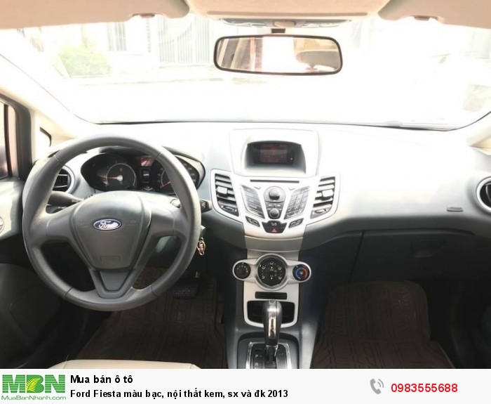 Ford Fiesta màu bạc, nội thất kem, sx và đk 2013
