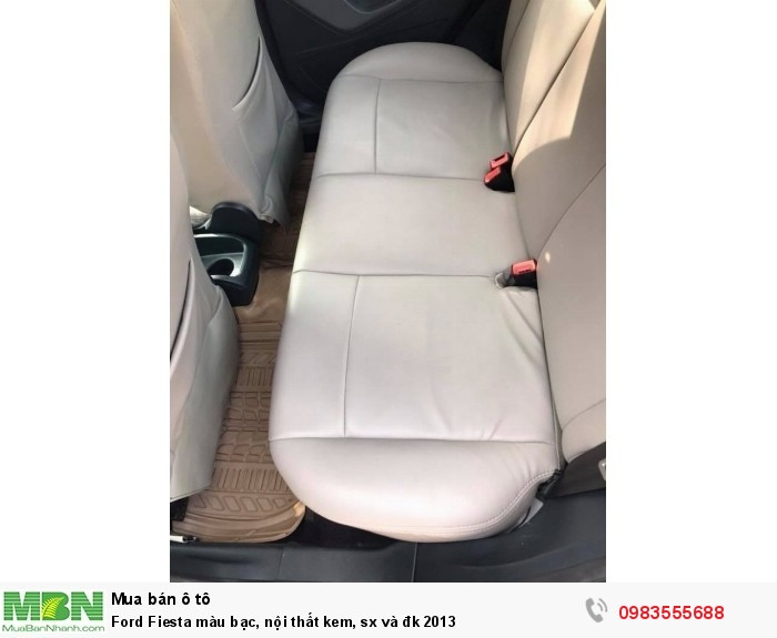 Ford Fiesta màu bạc, nội thất kem, sx và đk 2013