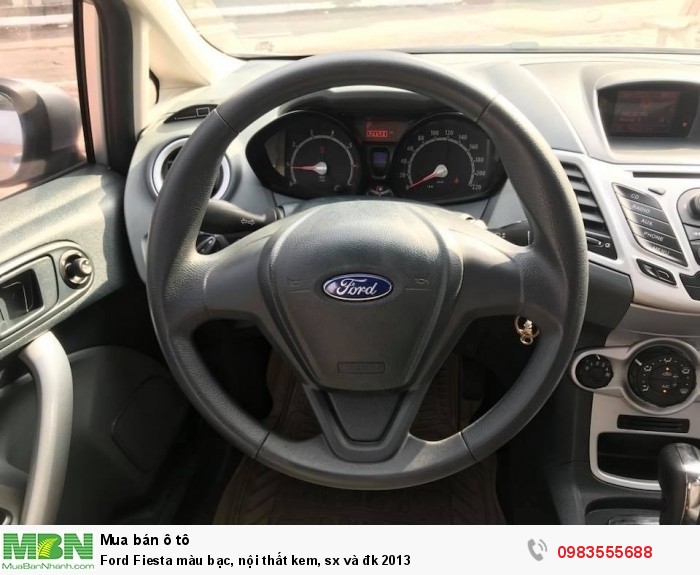 Ford Fiesta màu bạc, nội thất kem, sx và đk 2013