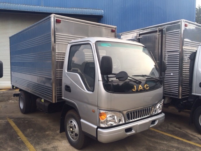 xe tải JAC 2T4 thùng kín chất lượng - giá tốt