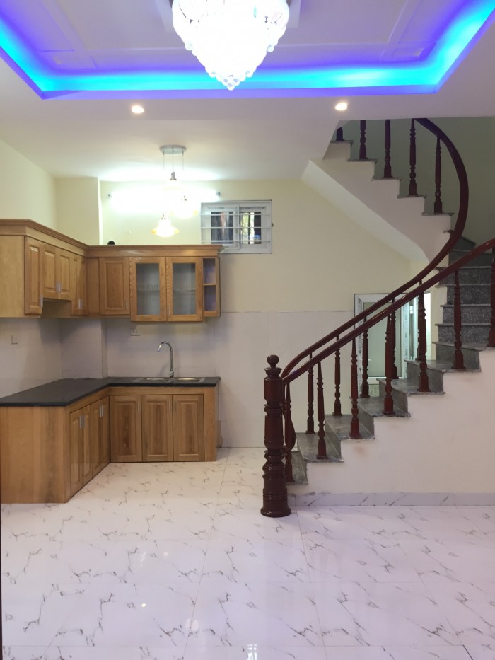 Bán nhà (Ngã 5 Hà Trì) về ở ngay 1,9 tỷ Hà trì - Đa sỹ (33m2-5 tầng)-gần trường Nguyễn Huệ cũ