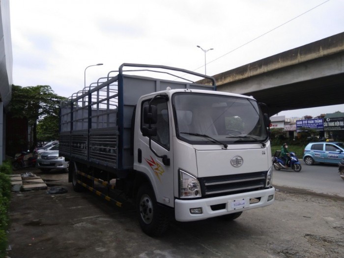 Cần bán xe tải FAW 7300kg đời 2017, màu trắng, động cơ Hyundai