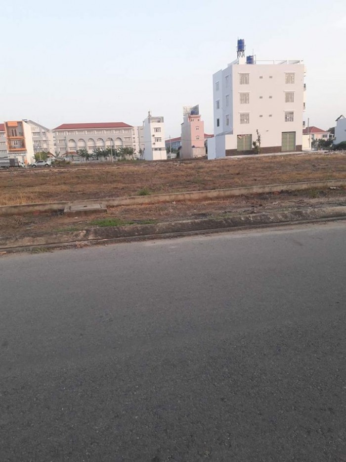 Bán đất nền ven sông Sài Gòn gần chợ Vườn Lài 95m2 giá 1,5 tỷ sô riêng.