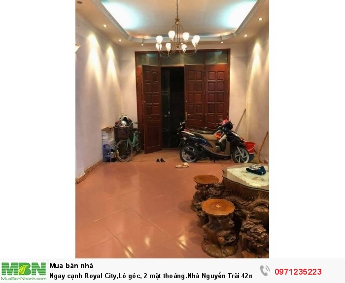 Ngay cạnh Royal City,Lô góc, 2 mặt thoáng.Nhà Nguyễn Trãi 42m2 4 tầng MT 4.4m chỉ 4.4 tỷ
