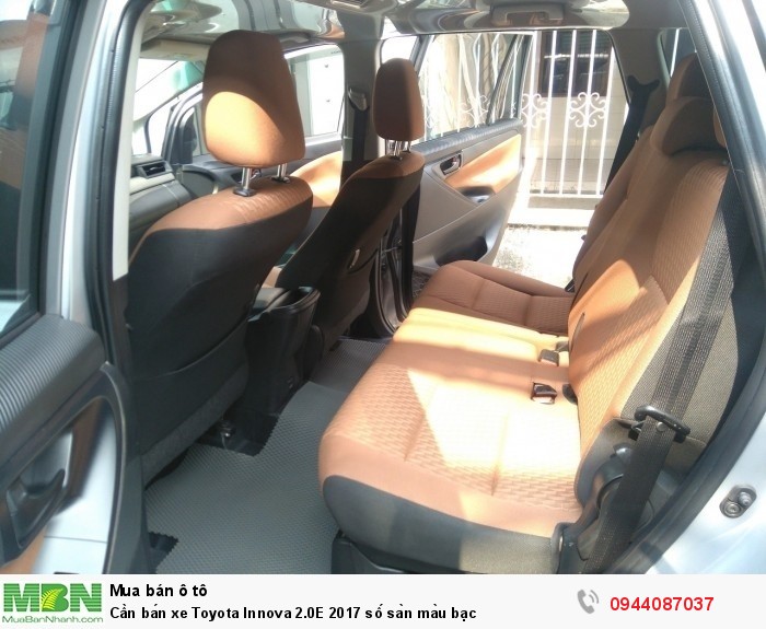 Cần bán xe Toyota Innova 2.0E 2017 số sàn màu bạc