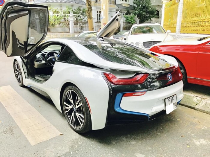 Định cư Mỹ bán Siêu xe BMW I8 model 2015 AT màu pha lê trắng nhập khẩu Mỹ
