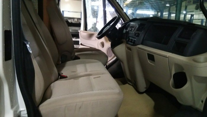 Bán Ford Transit 06 chổ sx 2016  chạy lướt 9.000km