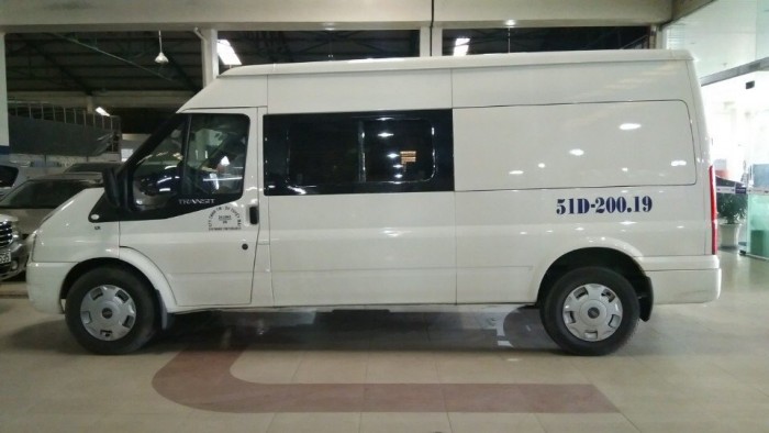Bán Ford Transit 06 chổ sx 2016  chạy lướt 9.000km