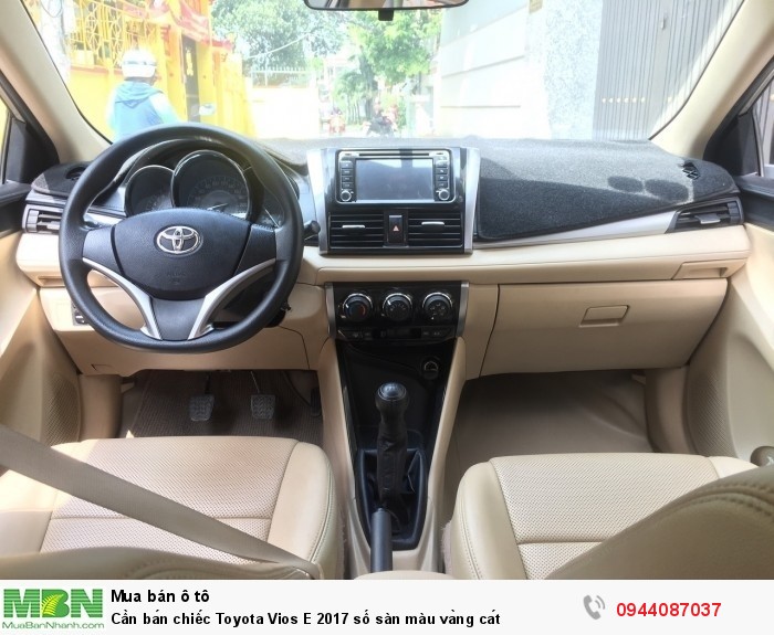 Cần bán chiếc Toyota Vios E 2017 số sàn màu vàng cát