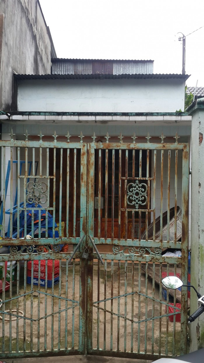 Nhà nát chủ yếu bán đất ĐƯờng Phạm văn Thuận vào 10met , đường xe hơi