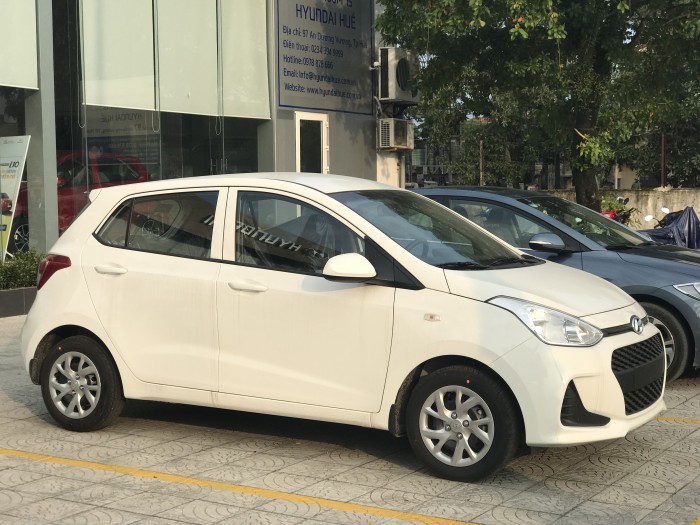 [Huế] Cần bán xe Hyundai Grand i10, màu trắng, 2017, số sàn