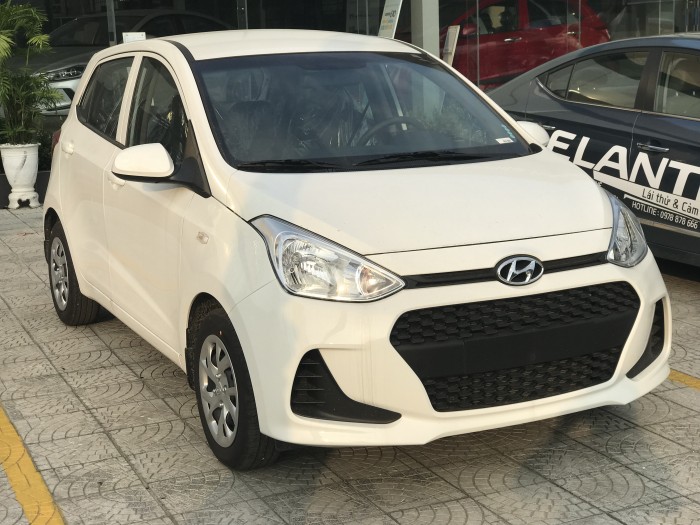 [Huế] Cần bán xe Hyundai Grand i10, màu trắng, 2017, số sàn