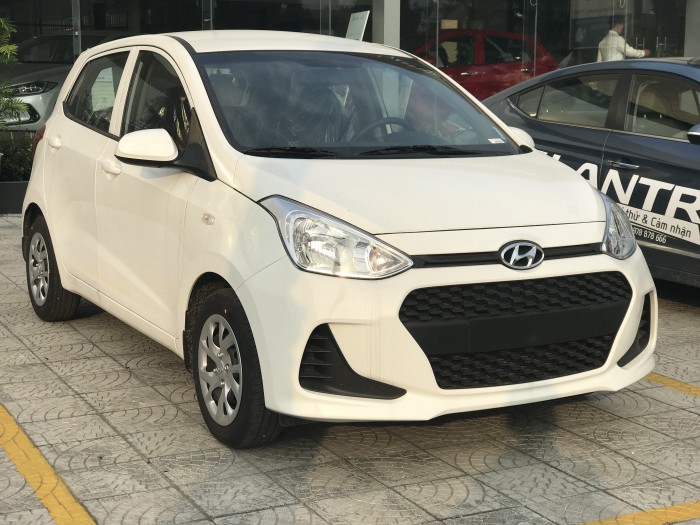 [Huế] Cần bán xe Hyundai Grand i10, màu trắng, 2017, số sàn