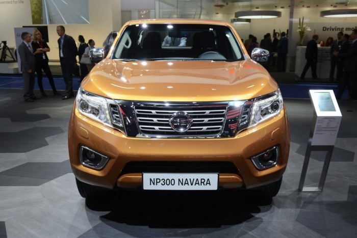 Xe ô tô Nissan Navara NP300 EL