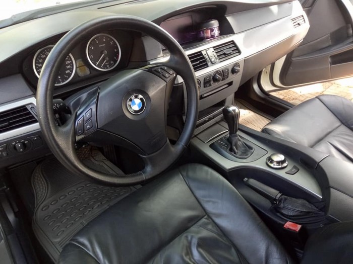 Lên đời bán xe BMW 5 Series 525i AT màu trắng nhập Đức