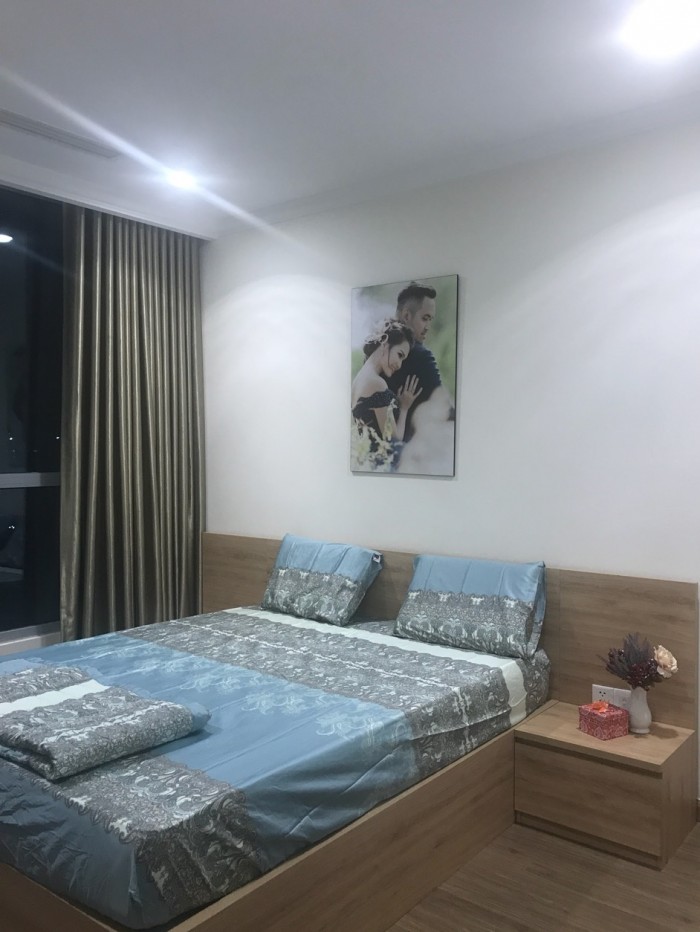 Cho thuê căn hộ Vinhomes 126m2