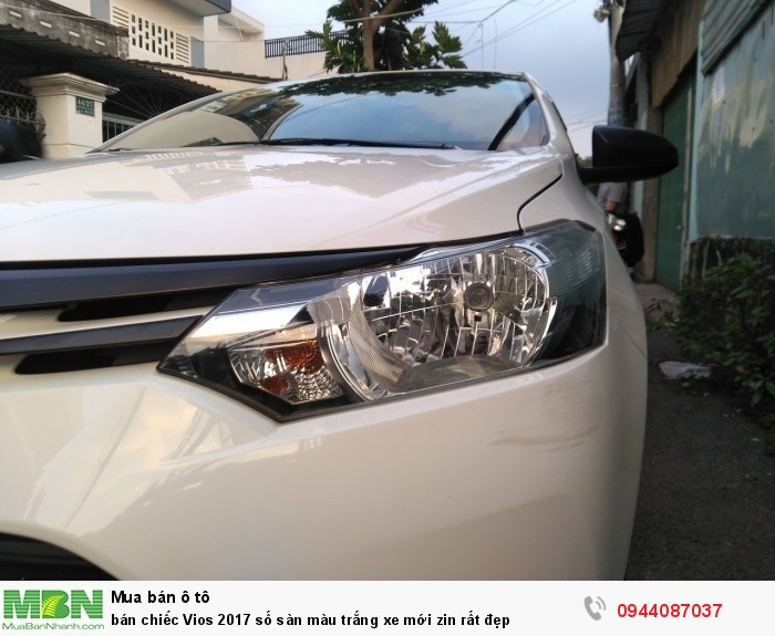 bán chiếc Vios 2017 số sàn màu trắng xe mới zin rất đẹp