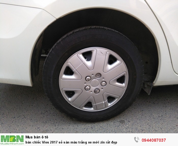bán chiếc Vios 2017 số sàn màu trắng xe mới zin rất đẹp