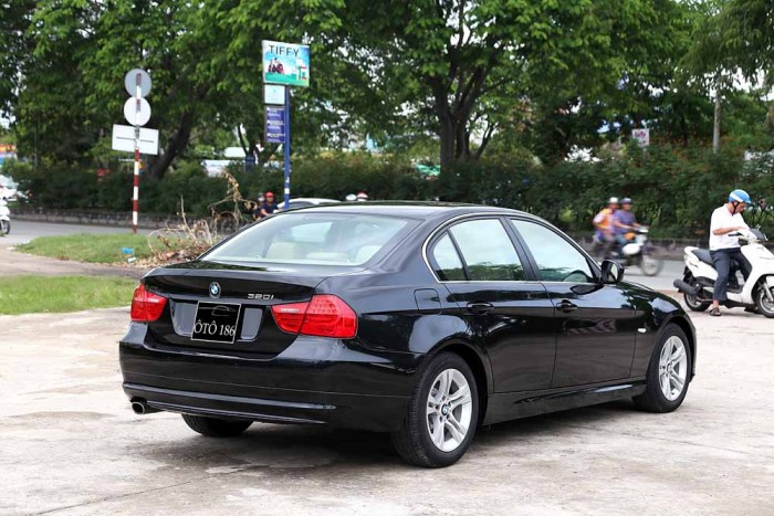 BMW 320i model 2010