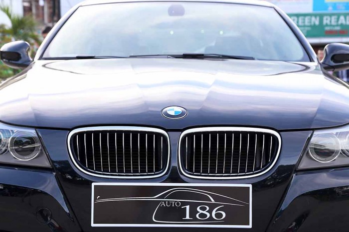 BMW 320i model 2010