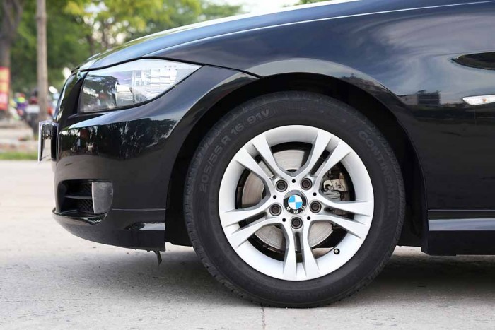 BMW 320i model 2010