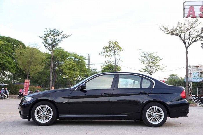 BMW 320i model 2010