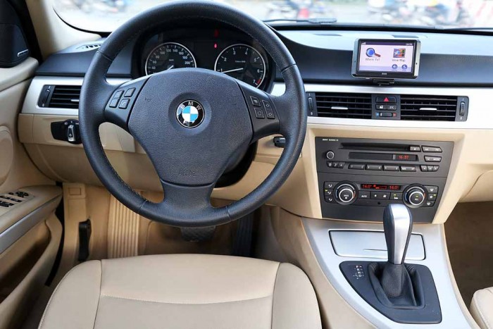 BMW 320i model 2010